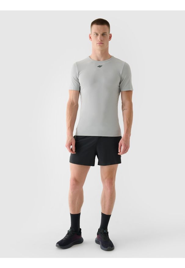 4f - 4F Spodenki do biegania szybkoschnące męskie - szare 3XL. Kolor: szary. Materiał: włókno, materiał, elastan, syntetyk. Długość: krótkie. Wzór: jednolity, gładki. Sport: bieganie, fitness