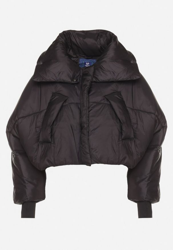 Born2be - Czarna Pikowana Kurtka o Nietoperzowym Kroju z Szerokim Kołnierzem Neandria. Okazja: do pracy, na co dzień. Kolor: czarny. Materiał: jeans. Długość: krótkie. Styl: elegancki, casual