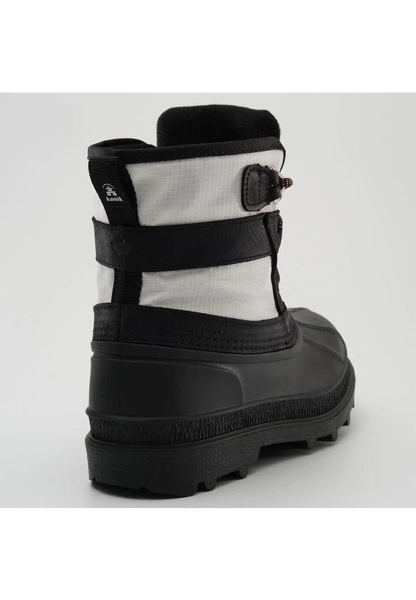 Damskie buty zimowe Kamik Banff. Kolor: czarny, biały, wielokolorowy. Sezon: zima