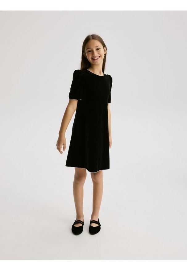 Reserved - Welurowa sukienka - czarny. Kolor: czarny. Materiał: welur