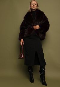 Born2be - Bordowa Kurtka Futerko z Kapturem i Kieszeniami Acantte. Okazja: na co dzień. Typ kołnierza: kaptur. Kolor: czerwony. Materiał: futro. Styl: casual, elegancki #3