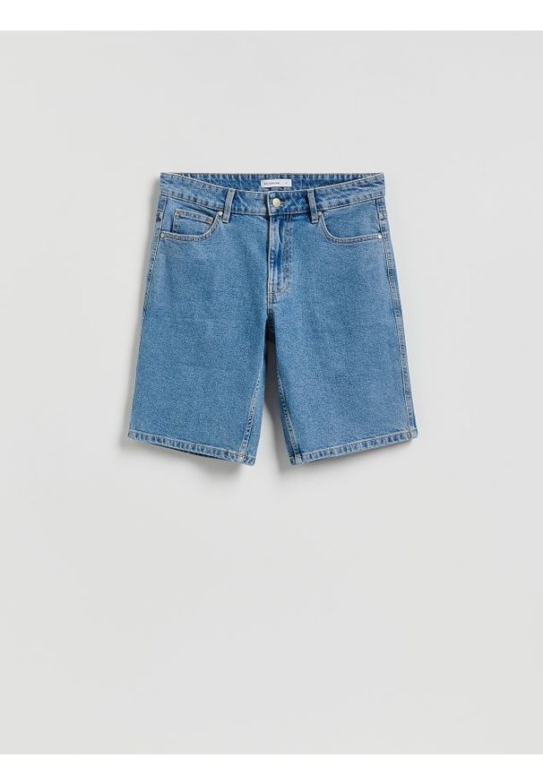 Reserved - Jeansowe szorty straight - niebieski. Kolor: niebieski. Materiał: jeans