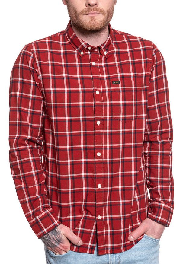 Lee - LEE LEE BUTTON DOWN RED OCHRE L880RNOE 112123428. Typ kołnierza: button down