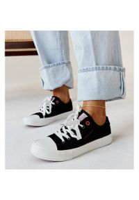 Czarne materiałowe damskie trampki Cross Jeans. Okazja: na co dzień. Nosek buta: okrągły. Kolor: czarny. Materiał: materiał. Styl: casual #5
