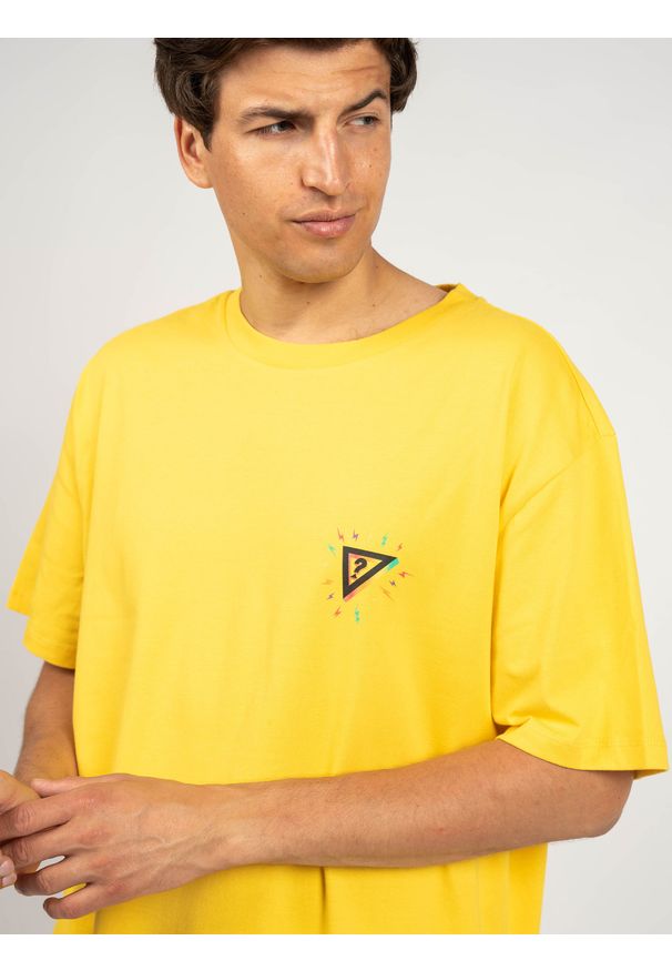 Guess T-Shirt | M0FI0ER9XF0 | Mężczyzna | Żółty. Okazja: na co dzień. Kolor: żółty. Materiał: bawełna. Wzór: nadruk. Styl: casual