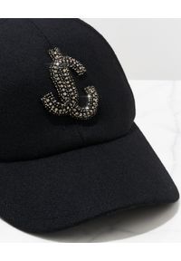 Jimmy Choo - JIMMY CHOO - Czarna wełniana czapka z daszkiem ze zdobieniem. Kolor: czarny. Materiał: wełna. Wzór: aplikacja #2