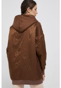 Guess kurtka dwustronna damska kolor brązowy z kapturem wzorzysta. Typ kołnierza: kaptur. Kolor: brązowy #8