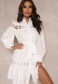 Renee - Biała Sukienka Koszulowa Achusa. Kolor: biały. Materiał: tkanina. Sezon: wiosna, jesień, lato. Typ sukienki: koszulowe #5