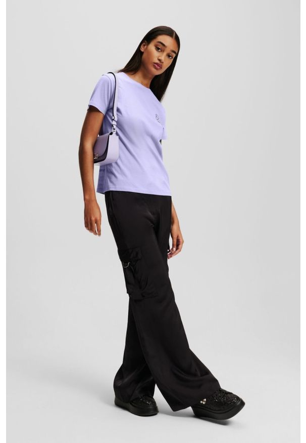 Karl Lagerfeld - KARL LAGERFELD Lawendowy damski t-shirt Ikonik 2.0 Jelly, Rozmiar S. Kolor: fioletowy. Materiał: bawełna. Długość rękawa: krótki rękaw. Długość: krótkie. Styl: klasyczny