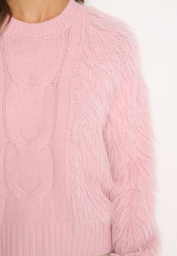 Born2be - Różowy Sweter z Długim Włosiem i Dodatkiem Wełny Merithina. Kolor: różowy. Materiał: wełna. Długość: długie. Styl: klasyczny, elegancki