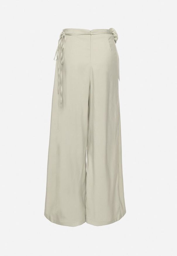 Born2be - Zielone Szerokie Spodnie z Wysokim Stanem Ozdobione Kwiatem 3D Firicelle. Okazja: na co dzień. Stan: podwyższony. Kolor: zielony. Wzór: aplikacja, kwiaty. Styl: klasyczny, casual