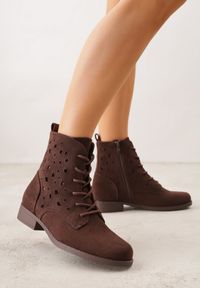 Born2be - Brązowe Sznurowane Botki z Ażurową Cholewką Zeliana. Okazja: na co dzień, na randkę. Zapięcie: sznurówki. Kolor: brązowy. Materiał: zamsz, jeans. Szerokość cholewki: normalna. Wzór: ażurowy. Styl: casual, klasyczny #1