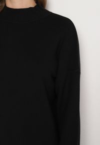 Born2be - Czarna Sweterkowa Sukienka Półgolf z Bawełną i Wełną Pilara. Kolor: czarny. Materiał: wełna, bawełna. Typ sukienki: ołówkowe. Styl: klasyczny, elegancki #2