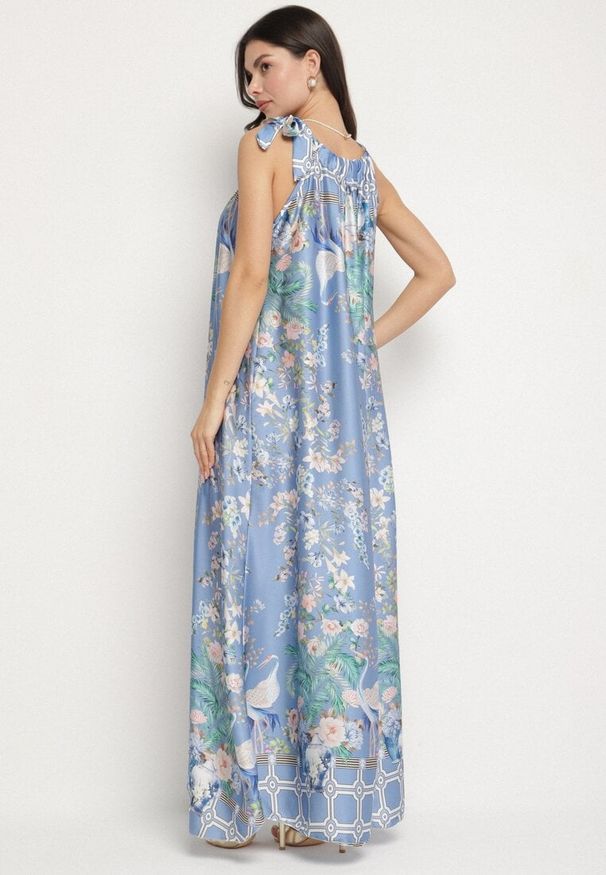 Born2be - Granatowa Satynowa Sukienka w Kwiaty z Ozdobnym Wiązaniem Fenasella. Okazja: na co dzień. Kolor: niebieski. Materiał: satyna. Wzór: kwiaty. Typ sukienki: proste. Styl: casual, klasyczny, elegancki, wizytowy