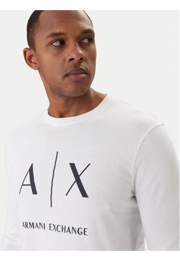 Armani Exchange T-Shirt XM002684 AF10356 U0002 Biały Regular Fit. Kolor: biały. Materiał: bawełna