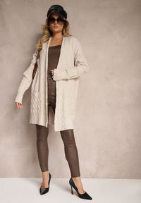 Renee - Beżowy Kardigan Nierozpinany o Długim Kroju Ozdobiony Tłoczeniem Vailithe. Okazja: na co dzień, na spacer. Kolor: beżowy. Materiał: jeans. Długość: długie. Wzór: aplikacja. Styl: casual, elegancki #5