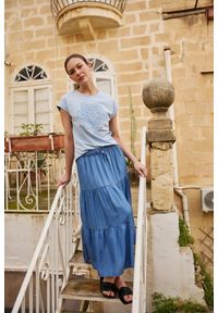 MOODO - Spódnica lyocell niebieska. Kolor: niebieski. Materiał: lyocell #1