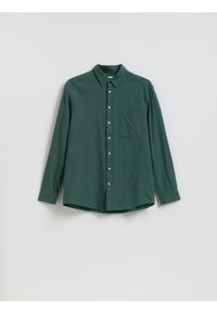 Reserved - Koszula regular z lnem - ciemnozielony. Kolor: zielony. Materiał: len #1