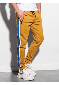 Ombre Clothing - Spodnie męskie dresowe joggery P854 - musztardowe - XXL. Kolor: żółty. Materiał: dresówka. Wzór: kolorowy, haft. Styl: retro #4