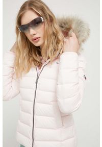 Tommy Jeans kurtka puchowa damska kolor różowy zimowa. Kolor: różowy. Materiał: futro, puch. Sezon: zima #4