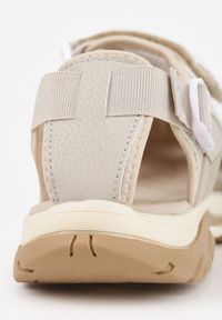 Born2be - Beżowe Sandały Sportowe ze Skórzaną Wkładką Ozdobione Wycięciami Natirela. Okazja: na co dzień. Zapięcie: rzepy. Kolor: beżowy. Materiał: skóra. Wzór: aplikacja. Sezon: lato. Styl: sportowy #9