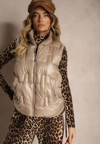 Renee - Brązowa Kamizelka Ozdobnie Pikowana z Wysokim Kołnierzem Stójką Irisana. Typ kołnierza: kołnierzyk stójkowy. Kolor: brązowy. Materiał: bawełna, jeans #5
