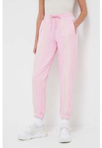 adidas Originals spodnie dresowe bawełniane kolor różowy z aplikacją. Kolor: różowy. Materiał: bawełna, dresówka. Wzór: aplikacja #1