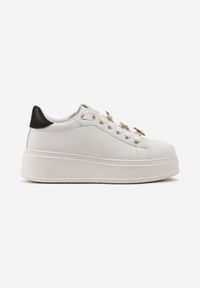 Born2be - Biało-Czarne Sznurowane Sneakersy do Kostki z Ekoskóry na Platformie z Aplikacjami Lexinia. Nosek buta: okrągły. Kolor: biały. Szerokość cholewki: normalna. Wzór: aplikacja. Obcas: na platformie #6