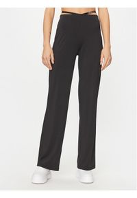 Calvin Klein Jeans Spodnie materiałowe J20J221919 Czarny Straight Fit. Kolor: czarny. Materiał: syntetyk