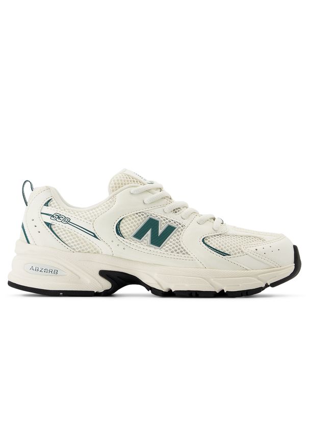 Buty dziecięce New Balance GR530CH – białe. Okazja: na uczelnię, na co dzień. Kolor: biały. Materiał: guma, materiał, syntetyk. Szerokość cholewki: normalna