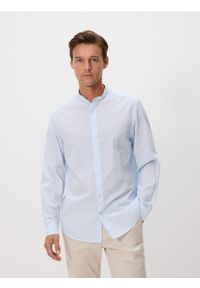 Reserved - Koszula regular z bawełny egipskiej - jasnoniebieski. Kolor: niebieski. Materiał: bawełna #1