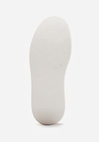 Renee - Białe Ażurowe Sneakersy Vices na Platformie Halvisa. Okazja: na co dzień. Kolor: biały. Materiał: jeans. Wzór: ażurowy. Obcas: na platformie #9