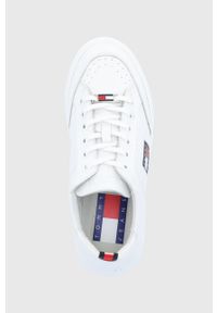 Tommy Jeans Buty skórzane EN0EN01516YBR.WHT kolor biały na platformie. Nosek buta: okrągły. Zapięcie: sznurówki. Kolor: biały. Materiał: skóra. Obcas: na platformie #5