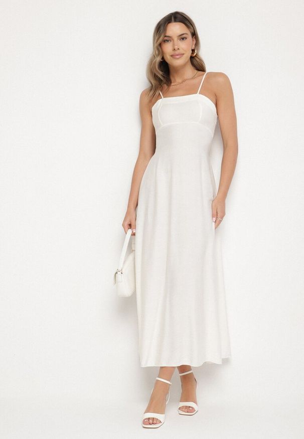 Born2be - Biała Rozkloszowana Sukienka z Wiskozą Meravela. Okazja: na co dzień. Kolor: biały. Materiał: wiskoza. Długość rękawa: na ramiączkach. Styl: casual, elegancki