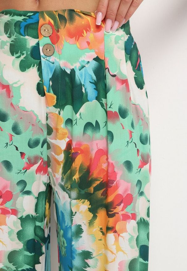 Born2be - Zielone Szerokie Wiskozowe Spodnie Tie-Dye z Wysokim Stanem i Gumką w Pasie Risanias. Stan: podwyższony. Kolor: zielony. Materiał: wiskoza. Sezon: lato