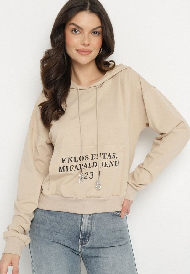 Born2be - Beżowa Casualowa Bluza z Kapturem i Kieszonką Zelotia. Okazja: na co dzień. Typ kołnierza: kaptur. Kolor: beżowy. Materiał: jeans. Styl: casual