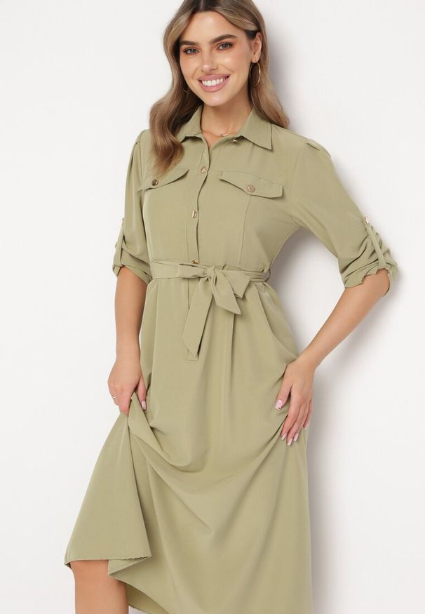 Born2be - Jasnozielona Rozkloszowana Sukienka Maxi z Koszulową Górą i Wiązanym Paskiem Indiga. Kolor: zielony. Materiał: materiał. Wzór: jednolity. Typ sukienki: koszulowe. Długość: maxi