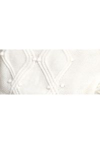 TOP SECRET - Sweter z ozdobnym splotem. Kolor: biały. Materiał: dzianina. Długość: długie. Wzór: ze splotem. Sezon: wiosna #6