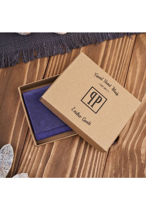 PAOLO PERUZZI - Portfel skórzany vintage Paolo Peruzzi T-112-HDB granatowy. Kolor: niebieski. Materiał: skóra