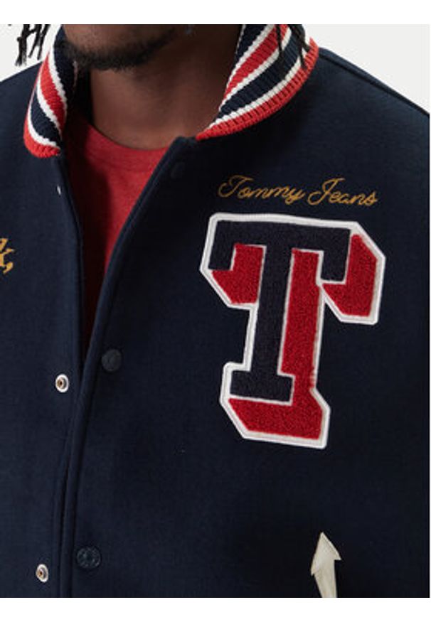 Tommy Jeans Kurtka bomber Varsity DM0DM22729 Granatowy Regular Fit. Kolor: niebieski. Materiał: wełna