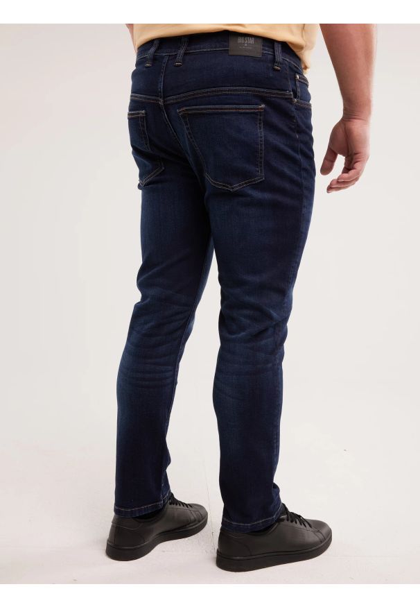 Big-Star - Jeansy męskie dopasowane granatowe Ronan 632. Kolor: niebieski. Styl: elegancki, sportowy, klasyczny