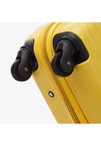 Wittchen - Średnia walizka z zawieszką żółta. Kolor: żółty. Materiał: guma. Wzór: kolorowy. Styl: elegancki, wakacyjny #6