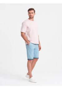 Ombre Clothing - Męskie szorty chinosy z kontrastowym podwinięciem – błękitne V3 W421 - XXL. Okazja: do pracy, na imprezę, na co dzień. Kolor: niebieski. Materiał: bawełna, tkanina, elastan. Długość: krótkie. Wzór: kolorowy. Sezon: lato. Styl: wakacyjny, casual #8