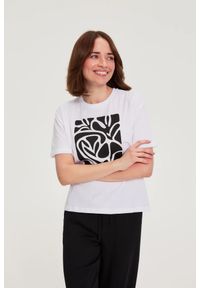 MOODO - Bluzka z nadrukiem biała. Kolor: biały. Materiał: bawełna. Wzór: nadruk #1