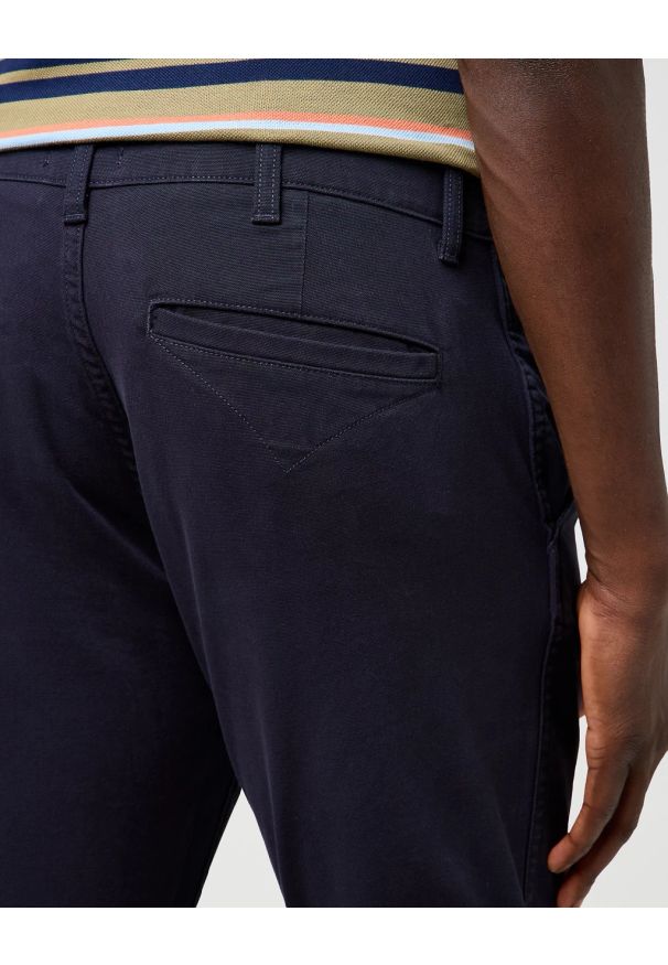 Wrangler - MESKIE SPODNIE WRANGLER REGULAR CHINO DARK NAVY 112371030