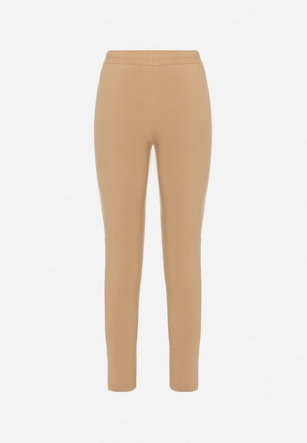 Born2be - Beżowe Spodnie Dresowe Zwężane z Kieszeniami i Gumką w Pasie Lerikas. Okazja: na co dzień. Kolor: beżowy. Materiał: dresówka. Styl: casual