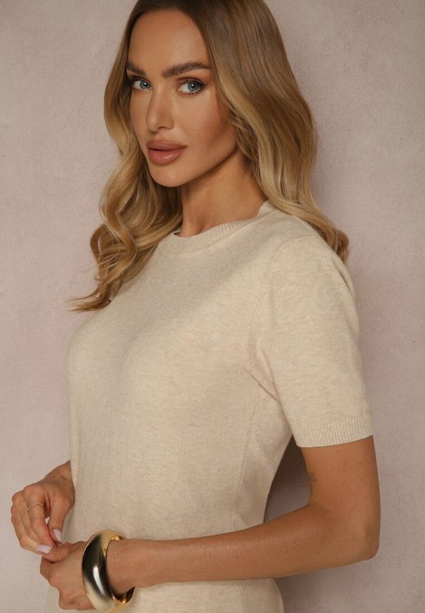 Renee - Beżowy Sweter Ozdobiony Ściągaczami Sanallia. Okazja: na co dzień. Kolor: beżowy. Materiał: jeans. Wzór: aplikacja. Styl: klasyczny, elegancki, casual