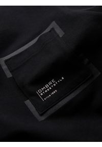 Ombre Clothing - Bawełniany męski t-shirt z nadrukiem na kieszonce – czarny V1. Okazja: na co dzień. Kolor: czarny. Materiał: bawełna. Wzór: nadruk. Styl: casual #6