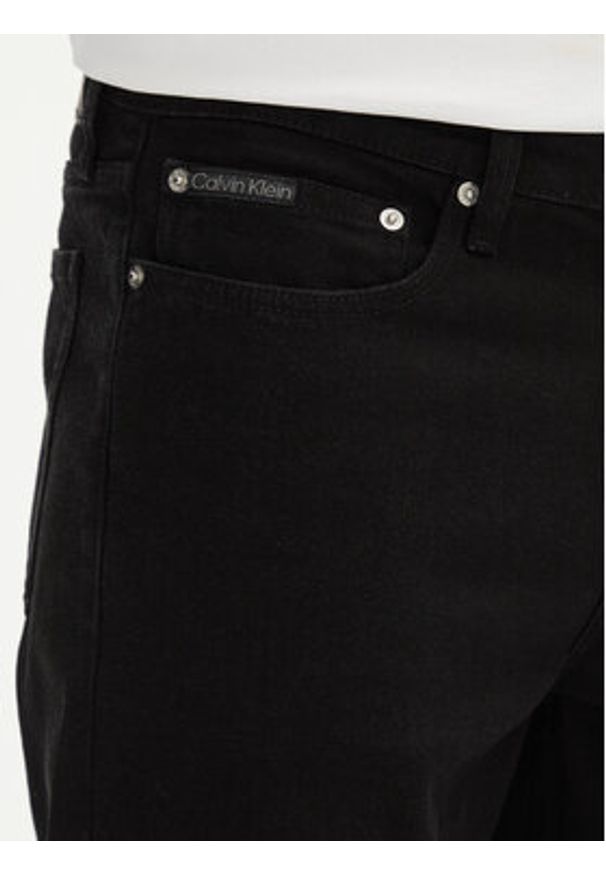 Calvin Klein Jeans Szorty jeansowe J30J327514 Czarny Slim Fit. Kolor: czarny. Materiał: bawełna