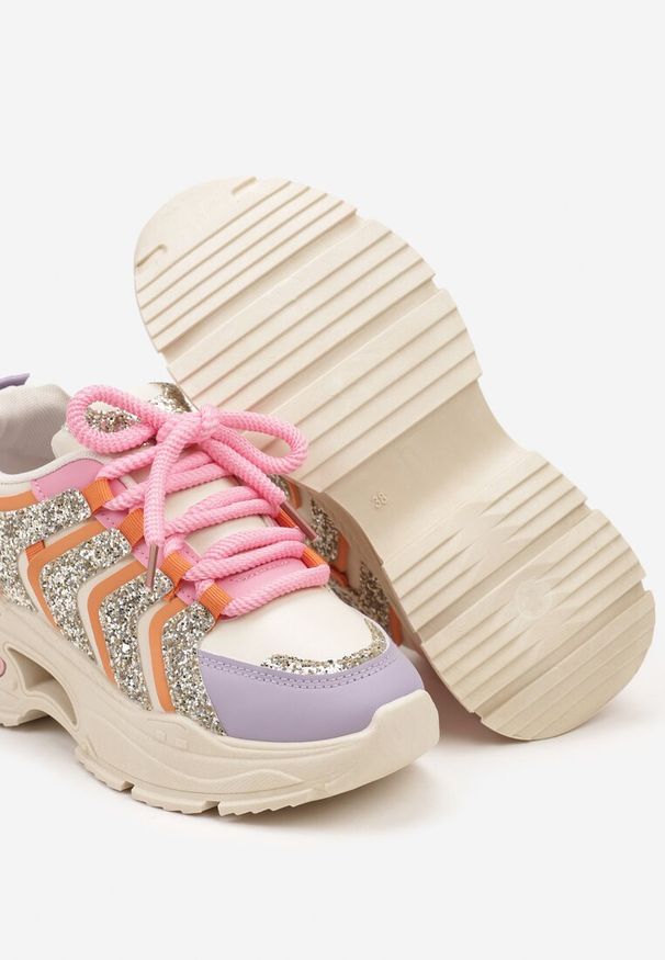 Renee - Beżowo-Fioletowe Sznurowane Sneakersy na Platformie Ozdobione Brokatem Ewla. Nosek buta: okrągły. Zapięcie: sznurówki. Kolor: beżowy. Materiał: materiał. Wzór: aplikacja. Obcas: na platformie. Wysokość obcasa: średni